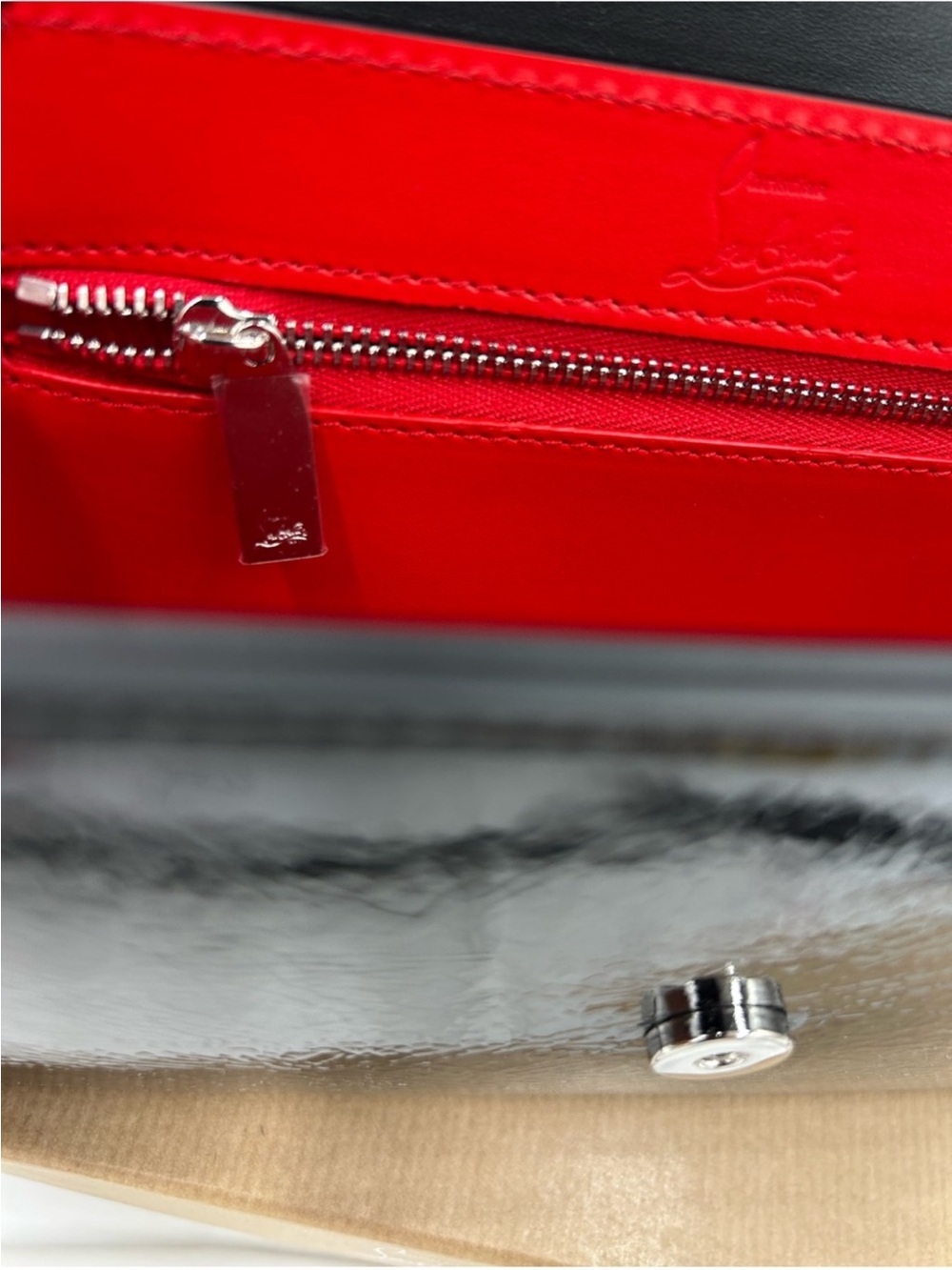 Women’s Christian Louboutin LOUBI 54 patent leather Crossbody bag made in Italy - Picture 13 of 15